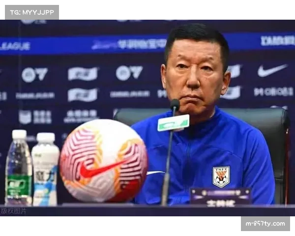 八场不胜冠军名帅下课危机球迷提前退场黑马球队陷入崩盘困局